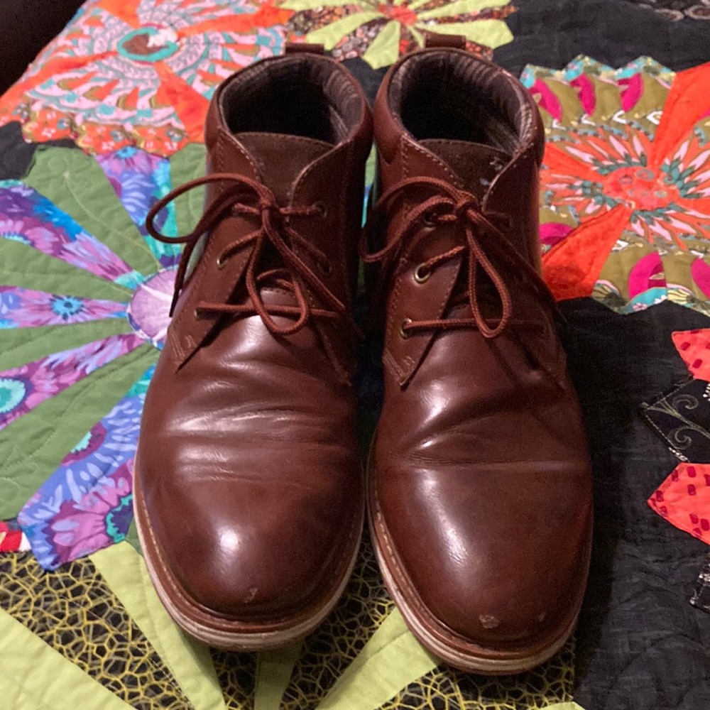 Size 10 brown chukka shoes